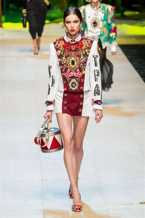 dolce gabbana runway youtube